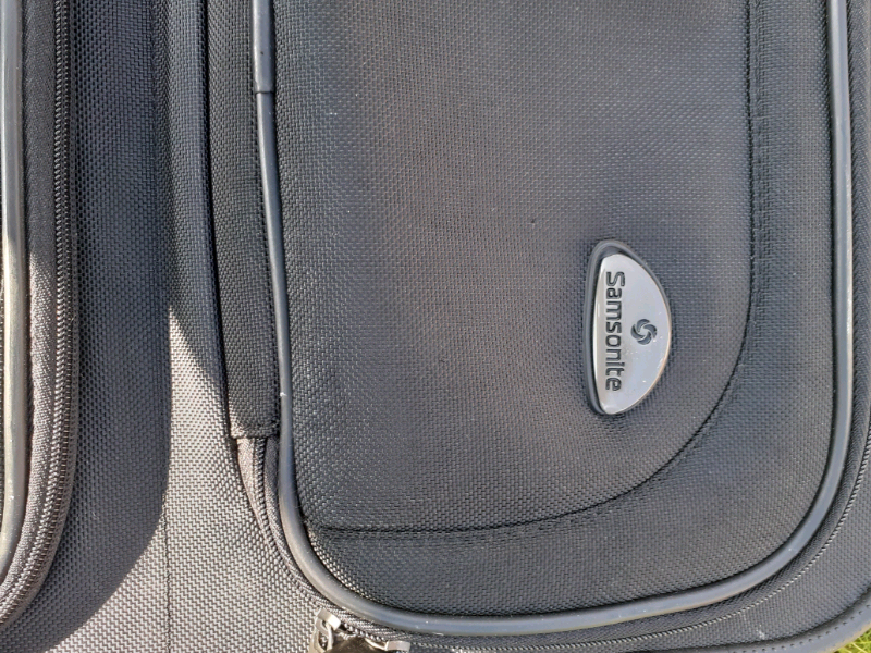 samsonite medium suitcase